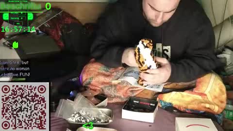 Snapshot of nudechiller chatting on November 7, 3:56 pm Vinz... online show from November 7, 3:56 pm