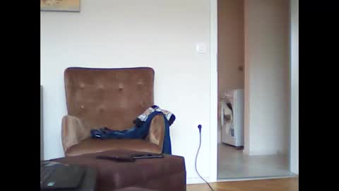 Snapshot of nudist_man chatting on December 24, 10:44 am Milen online show from December 24, 10:44 am