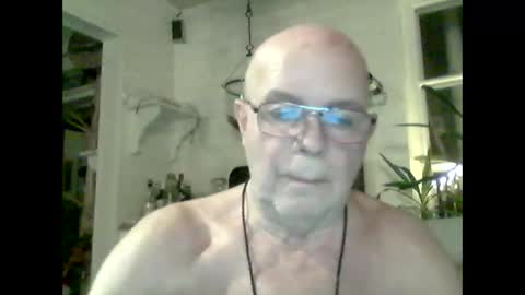 Snapshot of nudistjavist chatting on December 8, 6:06 pm Haky online show from December 8, 6:06 pm