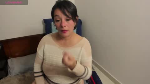 nuit_rose online show from February 19, 12:57 am