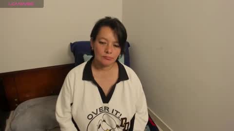 nuit_rose online show from March 4, 4:49 am