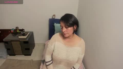 nuit_rose online show from September 30, 1:43 am