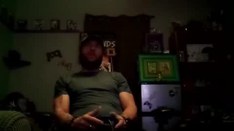 Snapshot of number1dad_ chatting on January 29, 3:33 am Awwwww Hey Sweetie Pies. Welcome To The Sweetie Pie Lounge. Enjoy The Dad-Cast. SweetCorny Fun-loving Dad Talk. online show from January 29, 3:33 am