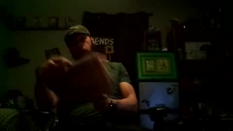 Snapshot of number1dad_ chatting on February 4, 7:07 am Awwwww Hey Sweetie Pies. Welcome To The Sweetie Pie Lounge. Enjoy The Dad-Cast. SweetCorny Fun-loving Dad Talk. online show from February 4, 7:07 am
