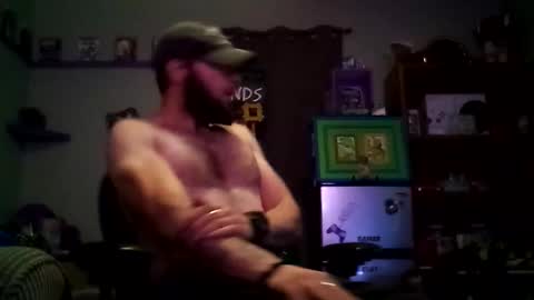 Snapshot of number1dad_ chatting on February 20, 8:17 am Awwwww Hey Sweetie Pies. Welcome To The Sweetie Pie Lounge. Enjoy The Dad-Cast. SweetCorny Fun-loving Dad Talk. online show from February 20, 8:17 am