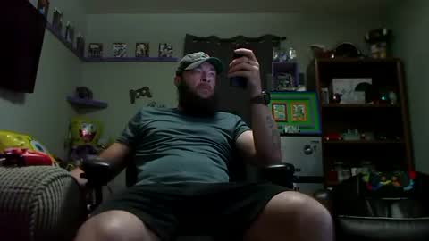 Snapshot of number1dad_ chatting on September 10, 9:31 am Awwwww Hey Sweetie Pies. Welcome To The Sweetie Pie Lounge. Enjoy The Dad-Cast. SweetCorny Fun-loving Dad Talk. online show from September 10, 9:31 am