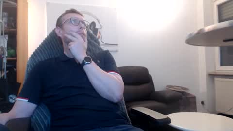 nursefan online show from November 3, 7:04 pm