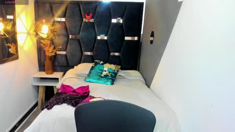 NURY FOX online show from April 12, 12:32 pm