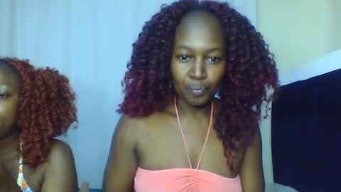 Snapshot of nutgal_ chatting on December 23, 8:01 am nutgal online show from December 23, 8:01 am