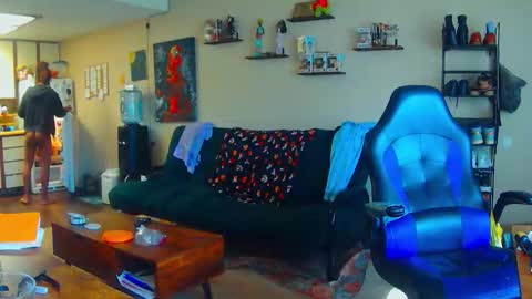 Check the links online show from January 6, 4:00 pm