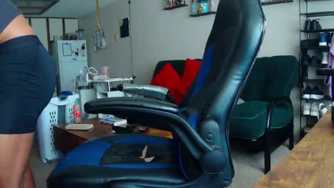 Snapshot of nuttyxmusk chatting on May 6, 1:49 pm Check the links online show from May 6, 1:49 pm