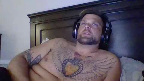 nvrcomingdwn84 online show from January 17, 2:05 am