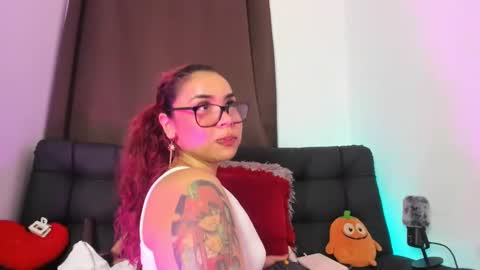 Nia online show from February 17, 9:35 am