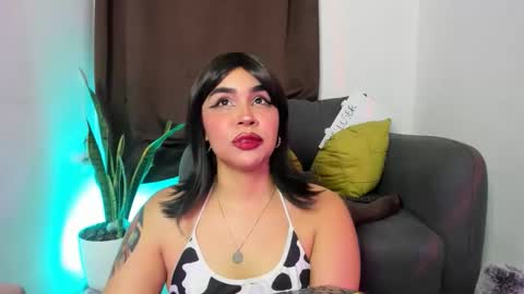 Nia online show from November 18, 3:45 am