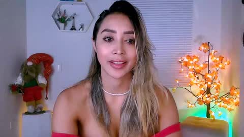 Nycole online show from December 30, 5:26 am