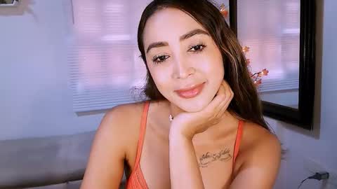 Nycole online show from December 22, 8:28 pm