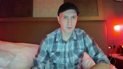 Snapshot of nyhudsonvalleyfun chatting on January 8, 3:19 am HudsonValleyNYfun online show from January 8, 3:19 am