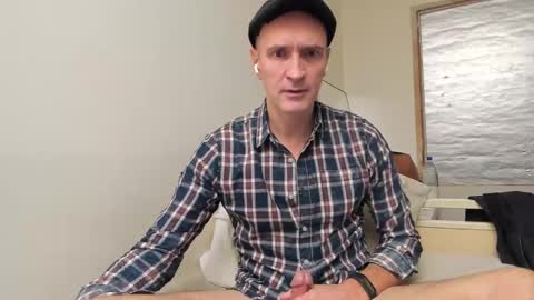 Snapshot of nyhudsonvalleyfun chatting on October 23, 8:29 pm HudsonValleyNYfun online show from October 23, 8:29 pm