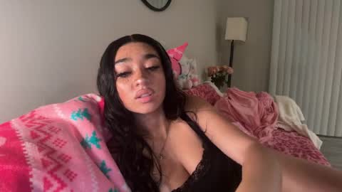 Snapshot of nylasinns chatting on April 30, 1:12 am nylasinns online show from April 30, 1:12 am
