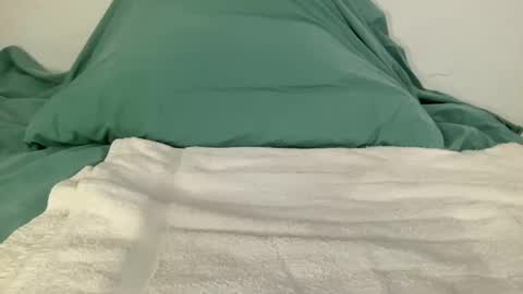 Snapshot of nylonxx chatting on October 7, 11:40 am Sissy slut online show from October 7, 11:40 am