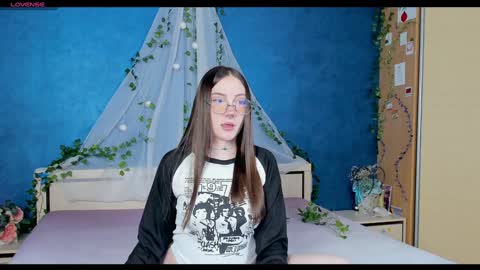 Snapshot of nymphalean chatting on January 28, 7:00 pm Kat online show from January 28, 7:00 pm