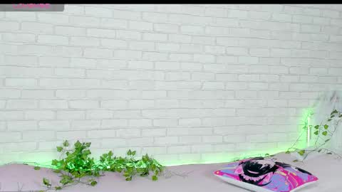 Kat online show from December 4, 4:05 pm