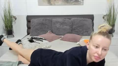 Snapshot of nyokoanya11 chatting on October 27, 7:01 am NyokoAnya online show from October 27, 7:01 am