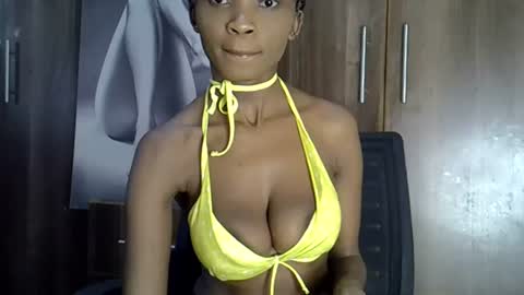 Snapshot of nyverra chatting on June 28, 7:47 am nyverra online show from June 28, 7:47 am