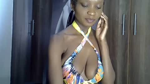 Snapshot of nyverra chatting on July 3, 7:37 am nyverra online show from July 3, 7:37 am