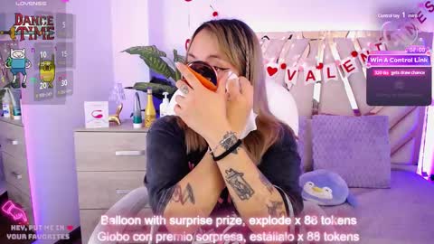 Alex   .    online show from February 26, 8:33 pm