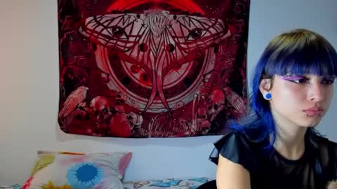 Snapshot of nyx_darkmoor chatting on January 23, 9:29 pm Nyx And Agatha online show from January 23, 9:29 pm