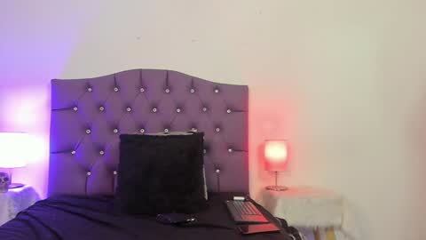   online show from January 27, 12:48 pm