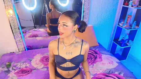 NYXHELLSQUEEN online show from April 5, 9:34 pm