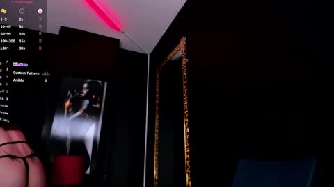 Snapshot of nyxx_moon chatting on May 18, 9:20 pm Nyx Moon Schedule 1500 - 2200 online show from May 18, 9:20 pm