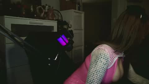 Snapshot of obeycarrienoona chatting on May 18, 1:56 am Goddess Carrie online show from May 18, 1:56 am