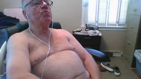 Snapshot of obx4sunanfun60 chatting on April 14, 3:07 pm obx4sunanfun60 online show from April 14, 3:07 pm