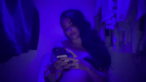 Snapshot of oceanxalara22_xo chatting on October 2, 2:40 am A L A R A  online show from October 2, 2:40 am