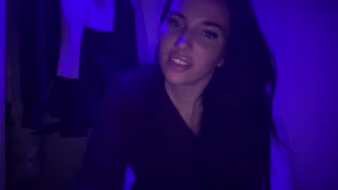 Snapshot of oceanxalara22_xo chatting on October 29, 2:36 am A L A R A  online show from October 29, 2:36 am