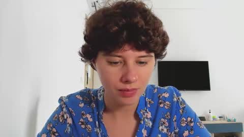 Snapshot of octopussy69x chatting on February 7, 7:23 am Evie online show from February 7, 7:23 am