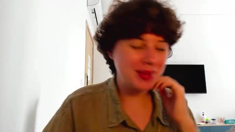 Snapshot of octopussy69x chatting on February 26, 7:18 am Evie online show from February 26, 7:18 am