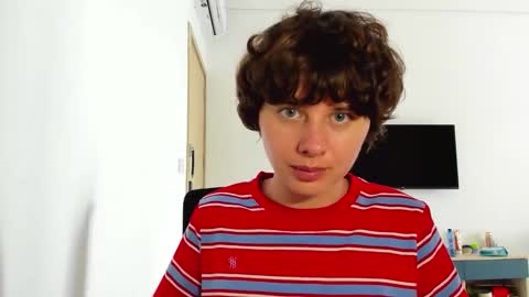 Evie online show from March 9, 5:11 am