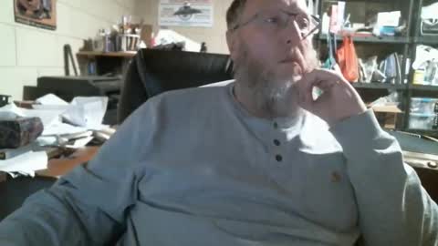 Snapshot of oddobsessions chatting on December 15, 2:38 am oddobsessions online show from December 15, 2:38 am