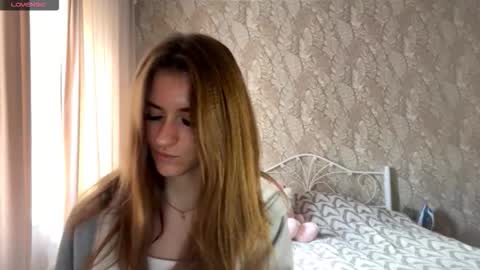 Snapshot of odelinabain chatting on September 17, 9:33 am Mia online show from September 17, 9:33 am