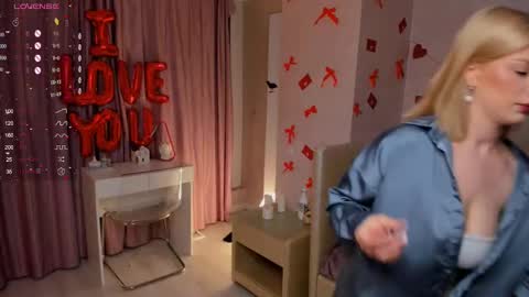 Lynna online show from March 3, 3:20 pm