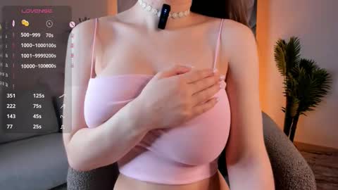 Lynna online show from October 8, 1:14 am