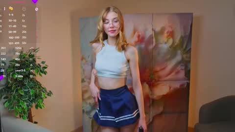 Lynna online show from December 1, 11:04 am