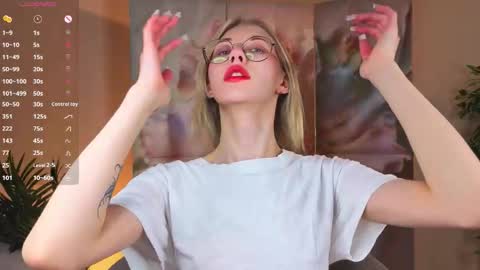 Snapshot of odelyncure chatting on February 6, 11:02 am Lynna online show from February 6, 11:02 am