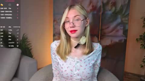 Snapshot of odelyncure chatting on February 11, 11:15 am Lynna online show from February 11, 11:15 am