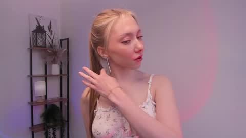 Snapshot of odelyncure chatting on May 24, 11:04 am Lynna online show from May 24, 11:04 am