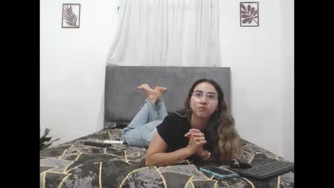 Val online show from October 1, 9:43 pm